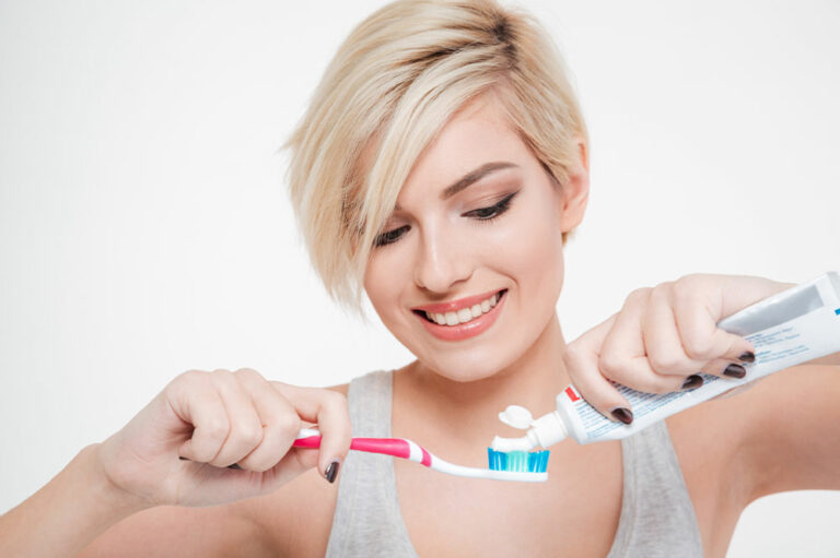 Whitening toothpaste – tips, pros, and top picks