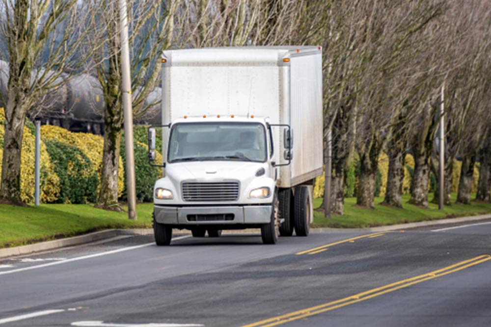 8 common mistakes to avoid when buying used box trucks